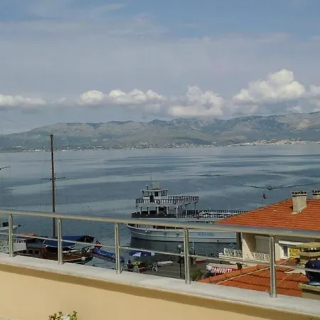 Faik Hotell Çeşme